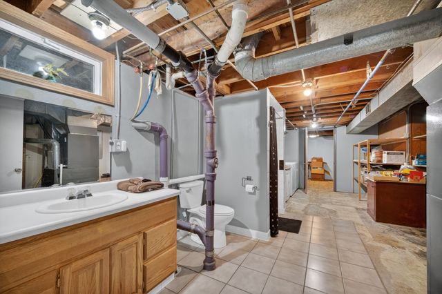 1511 Lewis Avenue, Des Moines, IA 50315