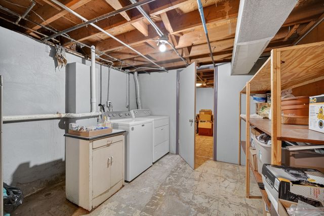 1511 Lewis Avenue, Des Moines, IA 50315