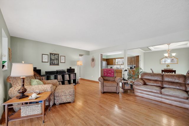 1511 Lewis Avenue, Des Moines, IA 50315