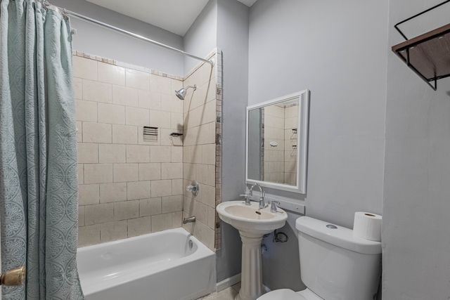 1418 S Cicero Avenue, Cicero, IL 60804