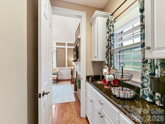 6114 Four Wood Drive, Matthews, NC 28104