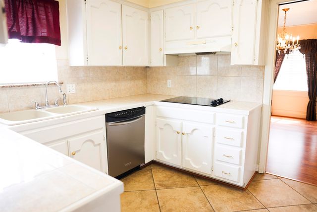 6610 Wedgewood Dr, Beaumont, TX 77706