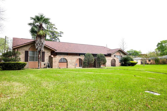 6610 Wedgewood Dr, Beaumont, TX 77706