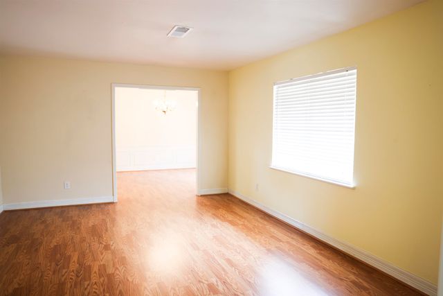 6610 Wedgewood Dr, Beaumont, TX 77706