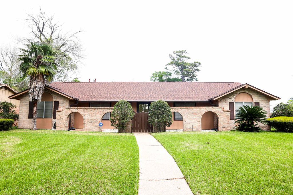 6610 Wedgewood Dr, Beaumont, TX 77706