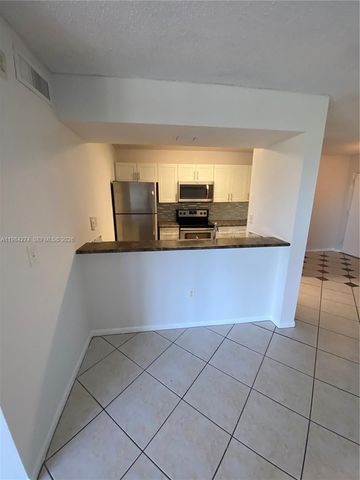 7035 NW 186th St D305, Hialeah, FL 33015