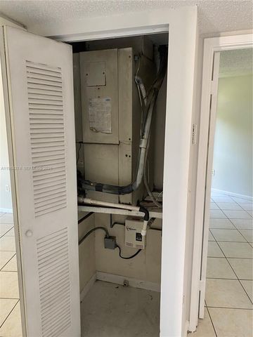 7035 NW 186th St D305, Hialeah, FL 33015