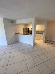 7035 NW 186th St D305, Hialeah, FL 33015
