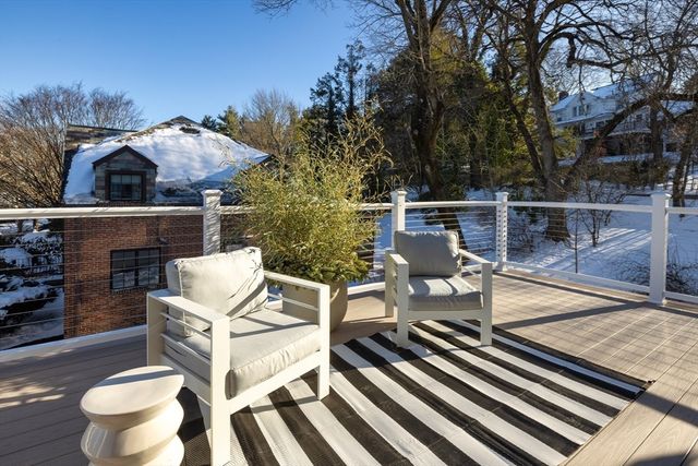 60 Alberta Rd, Brookline, MA 02467