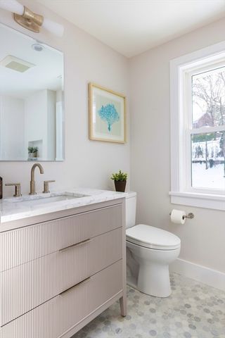 60 Alberta Rd, Brookline, MA 02467