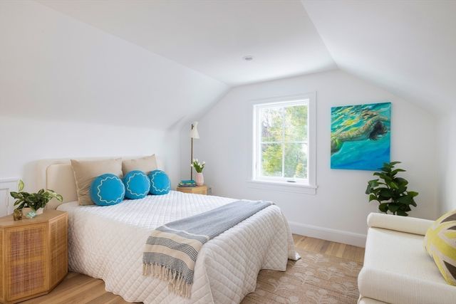 60 Alberta Rd, Brookline, MA 02467