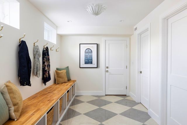 60 Alberta Rd, Brookline, MA 02467