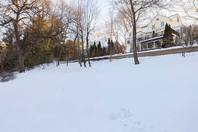 60 Alberta Rd, Brookline, MA 02467