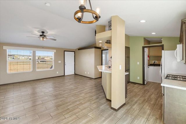 325 E HOUSTON Road, Paulden, AZ 86334