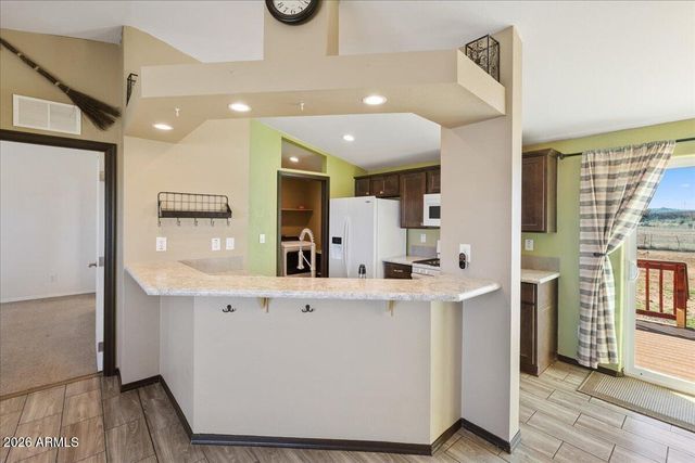 325 E HOUSTON Road, Paulden, AZ 86334