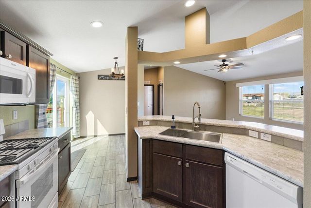 325 E HOUSTON Road, Paulden, AZ 86334