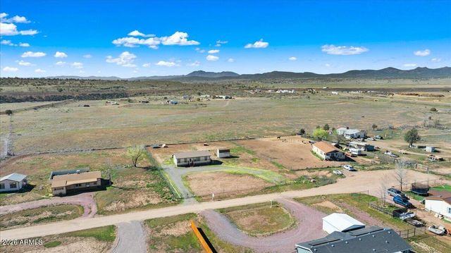325 E HOUSTON Road, Paulden, AZ 86334