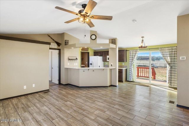 325 E HOUSTON Road, Paulden, AZ 86334