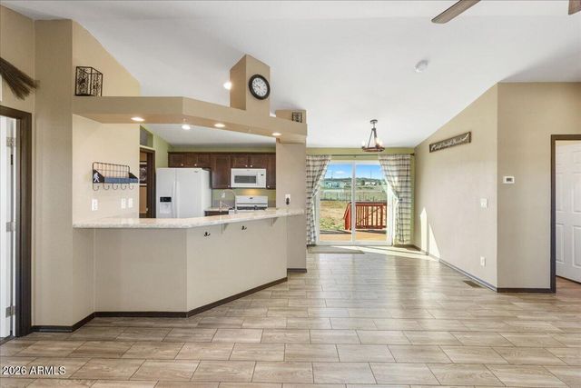 325 E HOUSTON Road, Paulden, AZ 86334