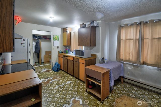 7640 Mesplay Avenue SE, Lacey, WA 98503