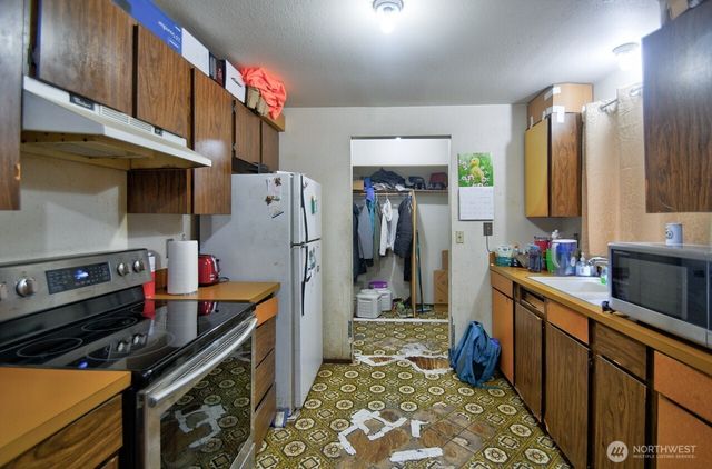 7640 Mesplay Avenue SE, Lacey, WA 98503