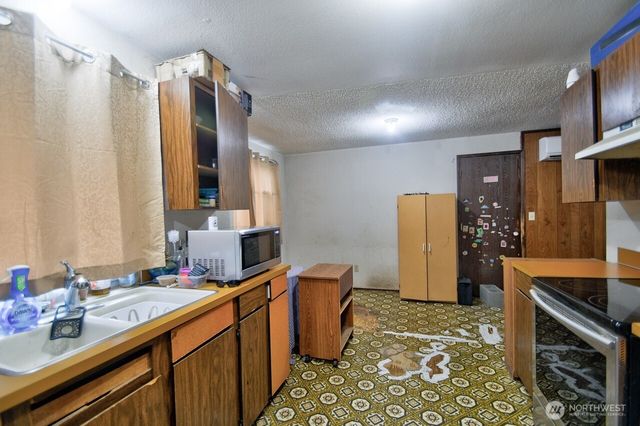 7640 Mesplay Avenue SE, Lacey, WA 98503