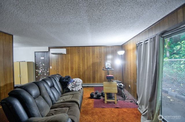 7640 Mesplay Avenue SE, Lacey, WA 98503