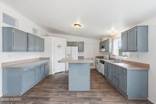 17170 S Irving Avenue, Sahuarita, AZ 85629