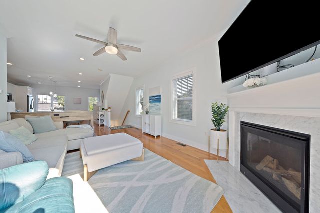 43 Plymouth St 43, Canton, MA 02021