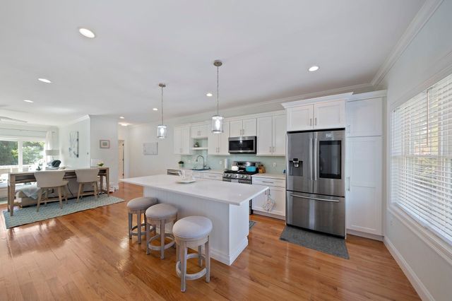 43 Plymouth St 43, Canton, MA 02021
