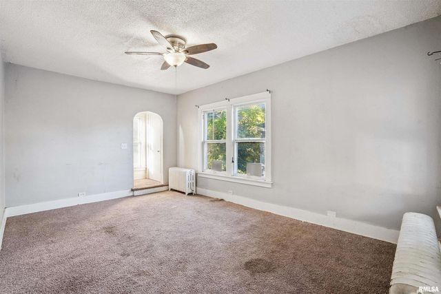 209 E 13TH Street, Davenport, IA 52803