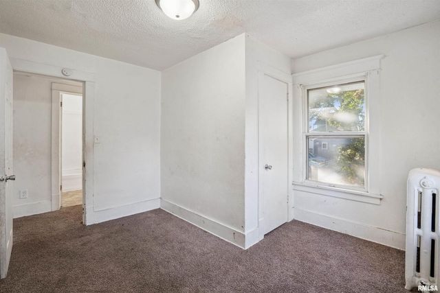 209 E 13TH Street, Davenport, IA 52803