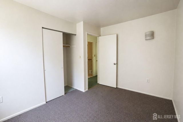 20 Delikat Lane, Sayreville, NJ 08872