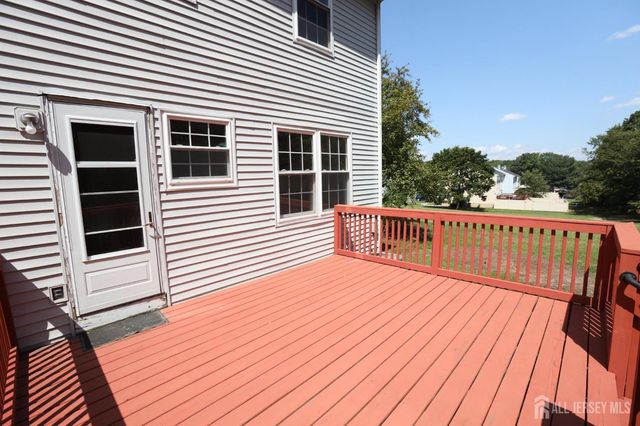20 Delikat Lane, Sayreville, NJ 08872