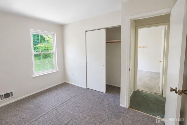 20 Delikat Lane, Sayreville, NJ 08872