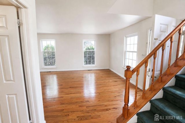 20 Delikat Lane, Sayreville, NJ 08872