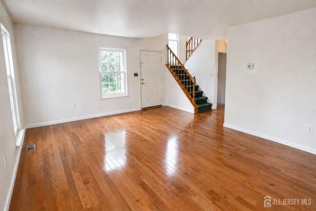 20 Delikat Lane, Sayreville, NJ 08872