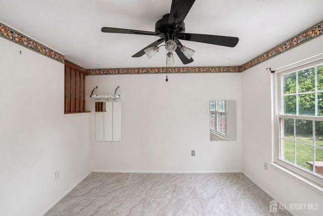 20 Delikat Lane, Sayreville, NJ 08872