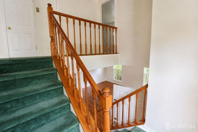 20 Delikat Lane, Sayreville, NJ 08872
