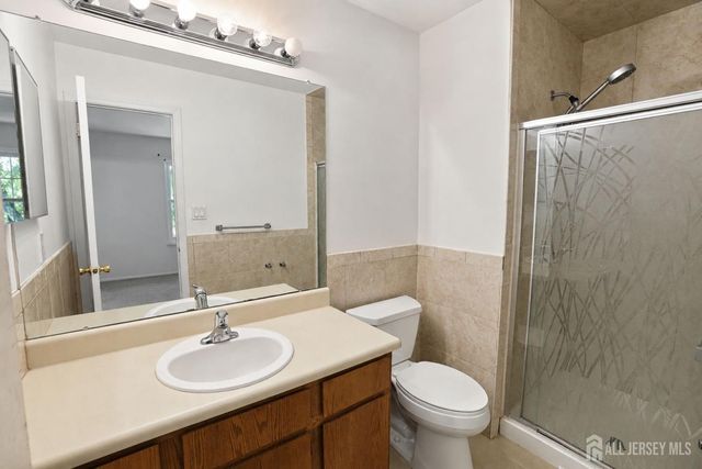 20 Delikat Lane, Sayreville, NJ 08872