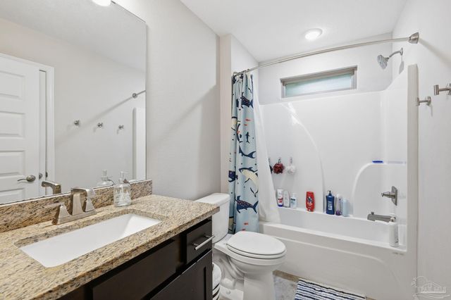 6782 Beaudry Ln, Milton, FL 32570