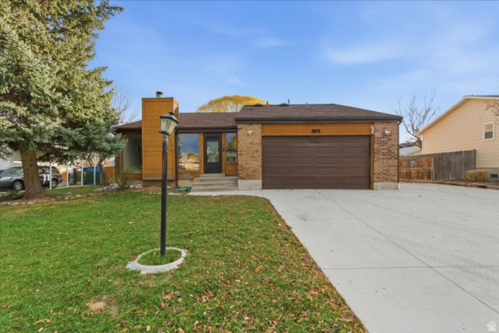 2573 JORDAN MEADOWS LN, West Jordan, UT 84084
