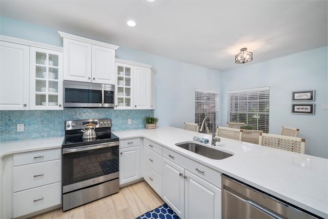 8859 Lakeside Circle, Vero Beach, FL 32963