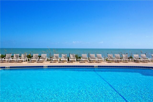 8859 Lakeside Circle, Vero Beach, FL 32963