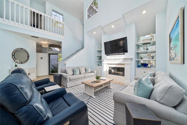 8859 Lakeside Circle, Vero Beach, FL 32963