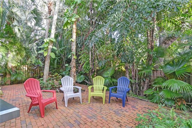 8859 Lakeside Circle, Vero Beach, FL 32963