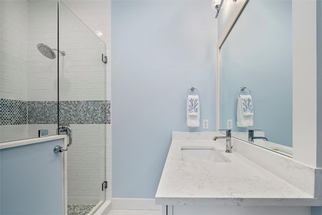 8859 Lakeside Circle, Vero Beach, FL 32963
