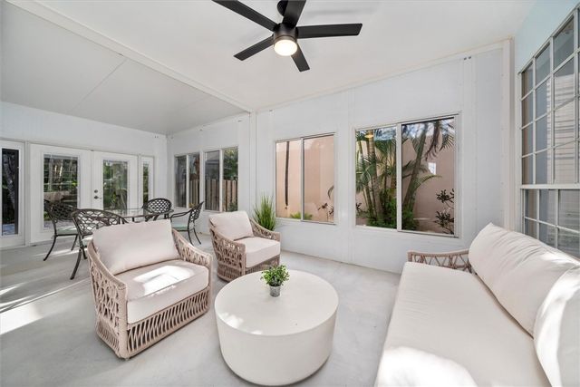8859 Lakeside Circle, Vero Beach, FL 32963