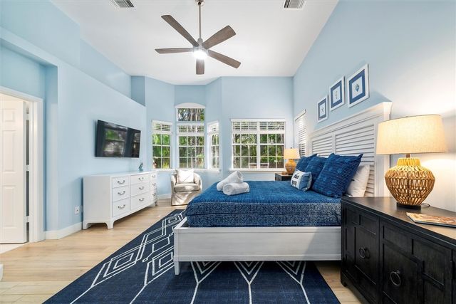 8859 Lakeside Circle, Vero Beach, FL 32963