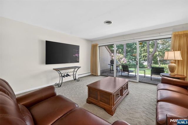 416 Bromley Place 416C, Wyckoff, NJ 07481